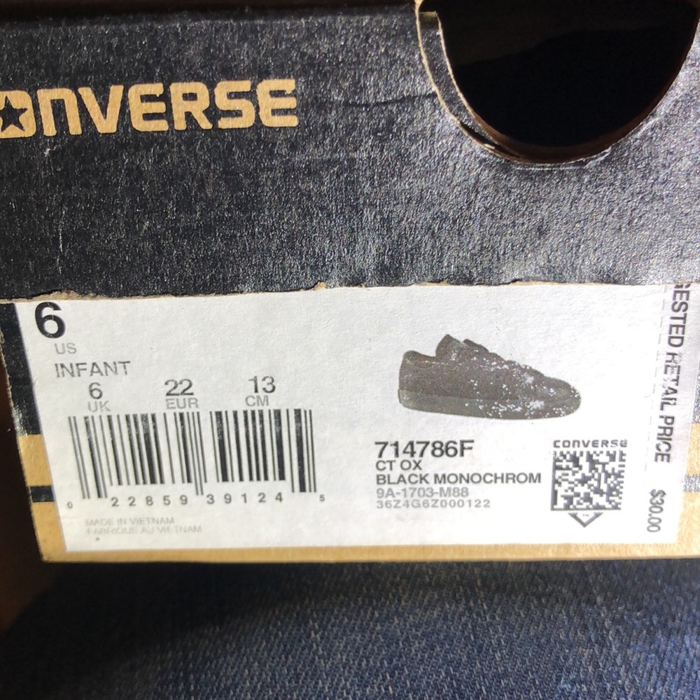 Converse - Picture 3 of 6